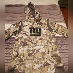 Limited edition Giants Camo hood.